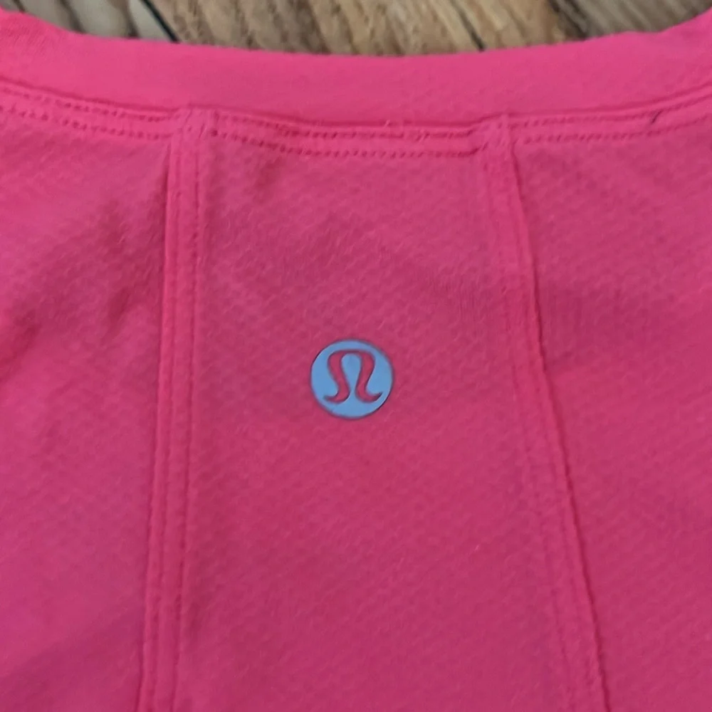 Lululemon Women's Pink Crop Top - Picture 3 of 7